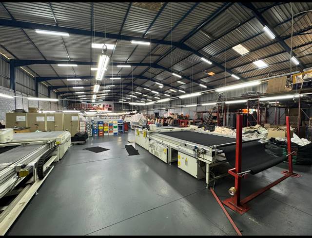 2,991M² WAREHOUSE FOR SALE IN STORMILL